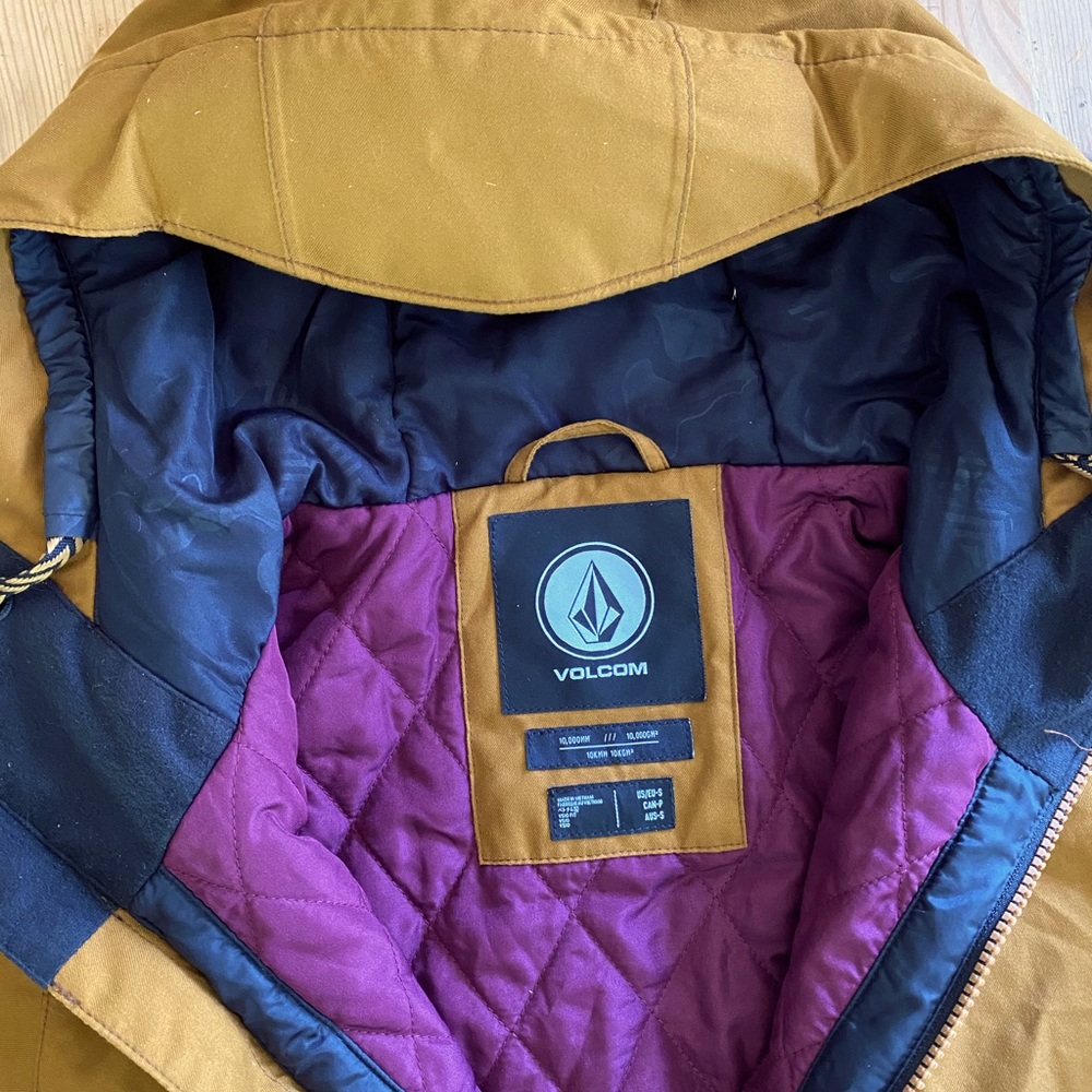 Women’s Volcom snowboard/ski jacket size S